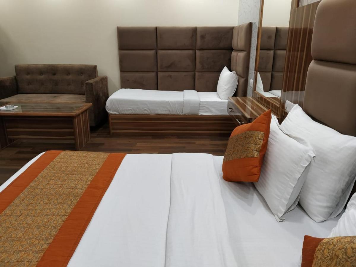 Hotel Singh Continetal Delhi  Eksteriør billede