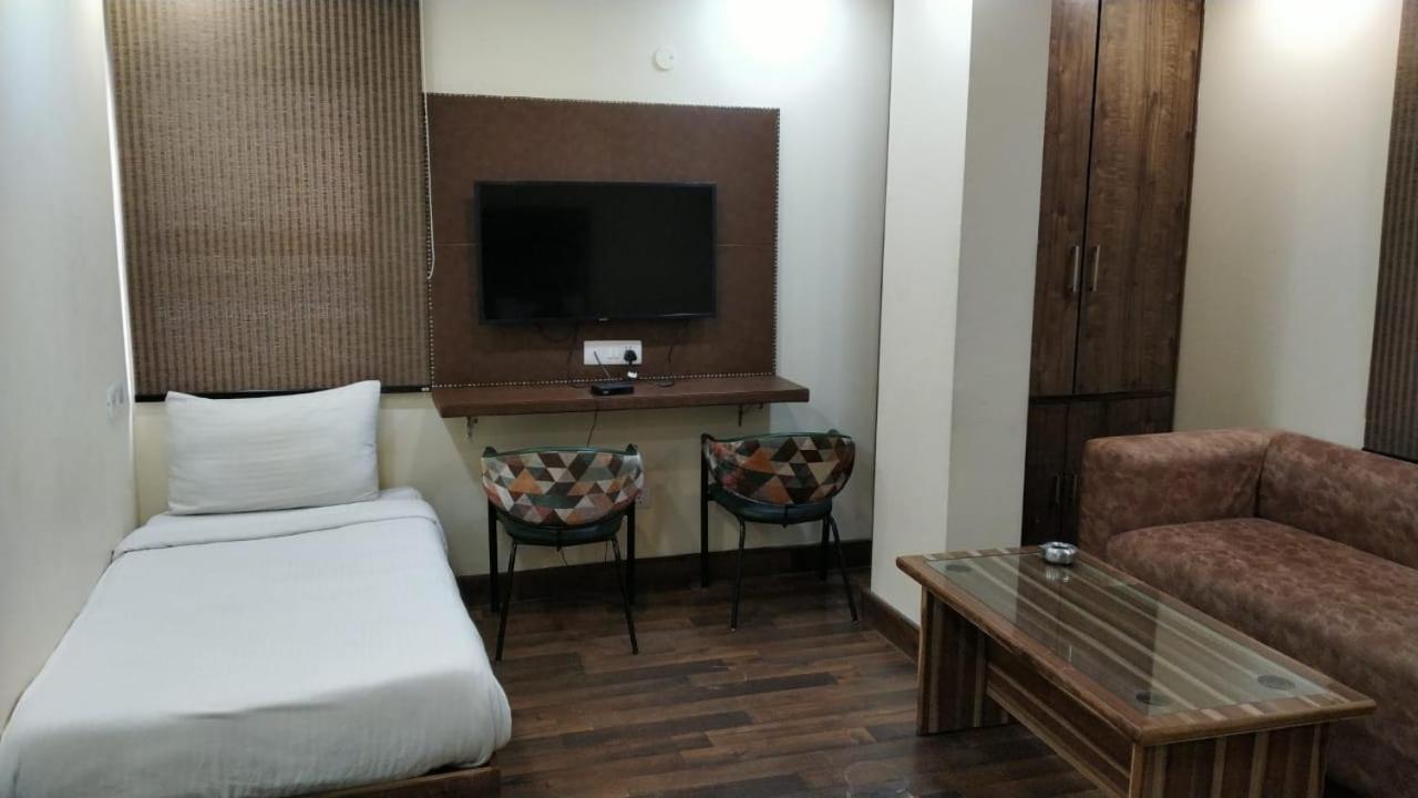 Hotel Singh Continetal Delhi  Eksteriør billede