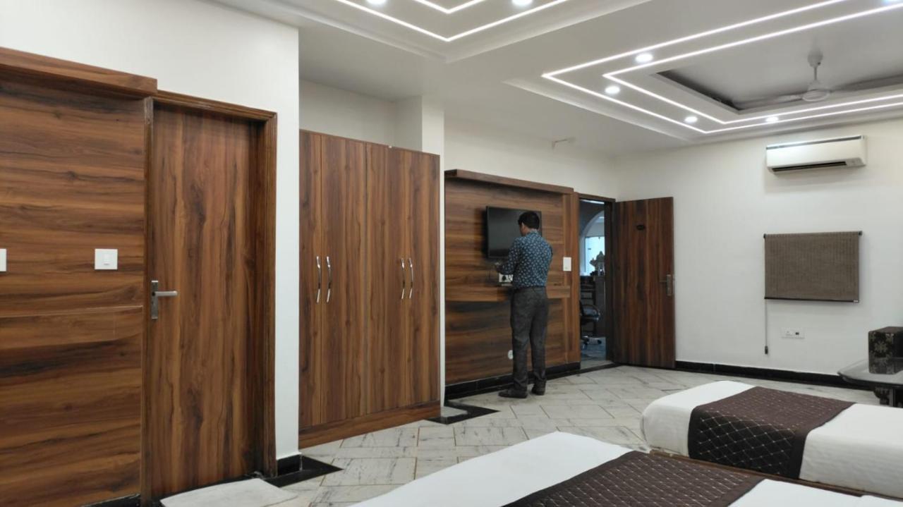Hotel Singh Continetal Delhi  Eksteriør billede