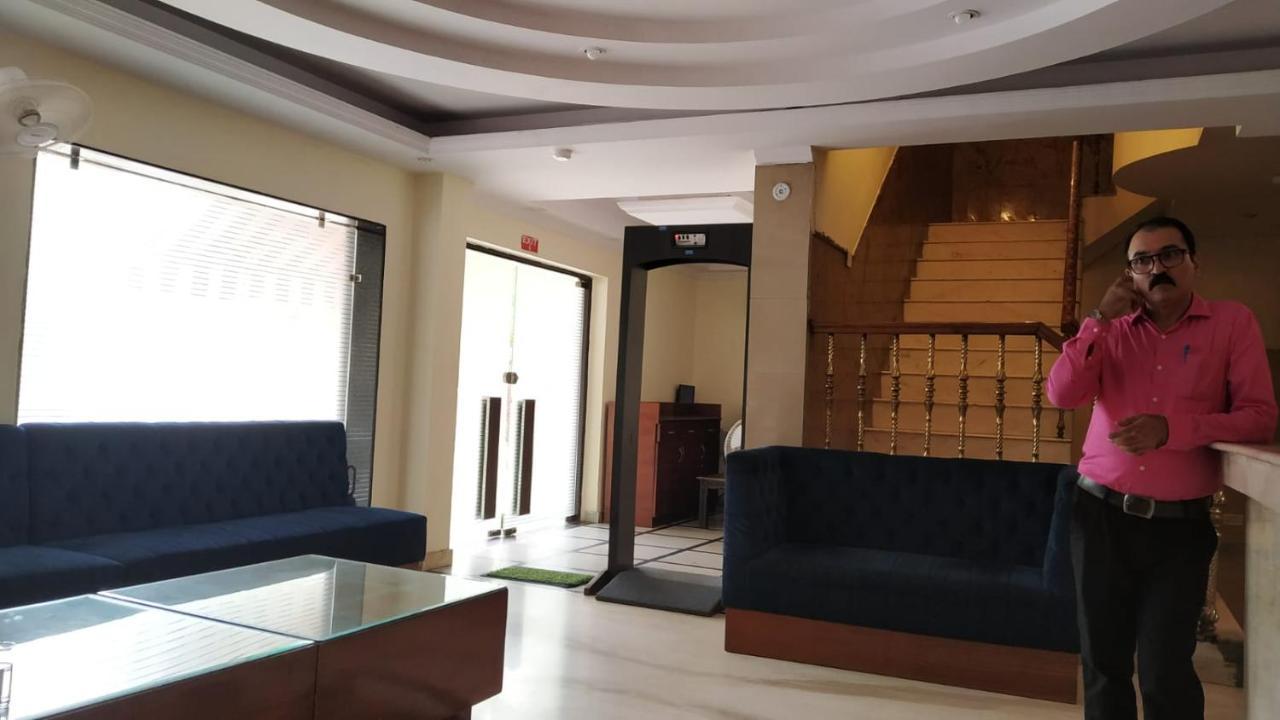 Hotel Singh Continetal Delhi  Eksteriør billede