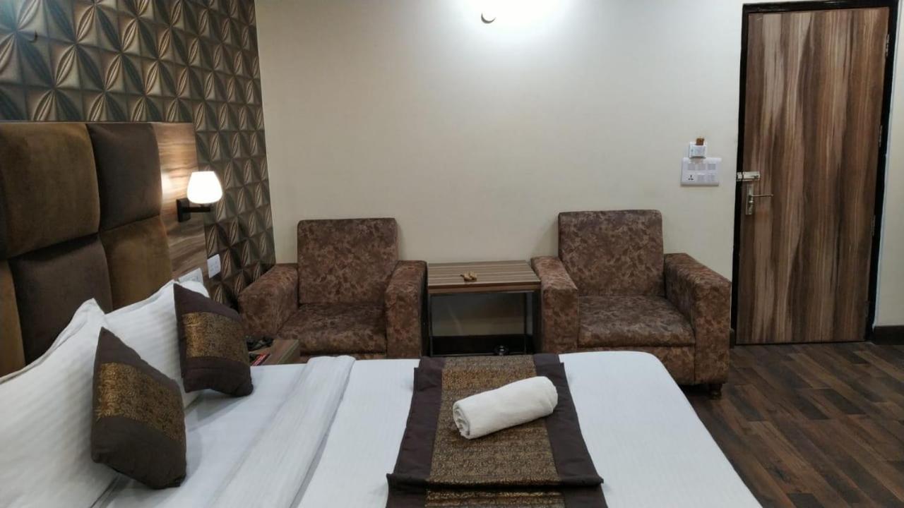 Hotel Singh Continetal Delhi  Eksteriør billede
